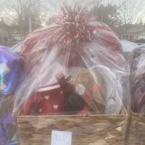 Valentine’s Day baskets and also for all occasions 🧺order now